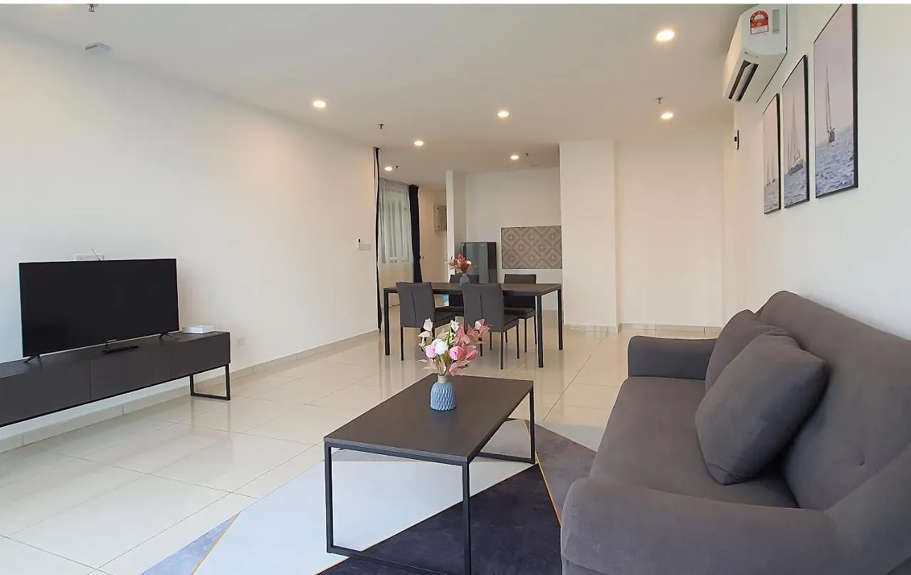 Ramada Suites By Wyndham The Straits Johor Bahru Apartment