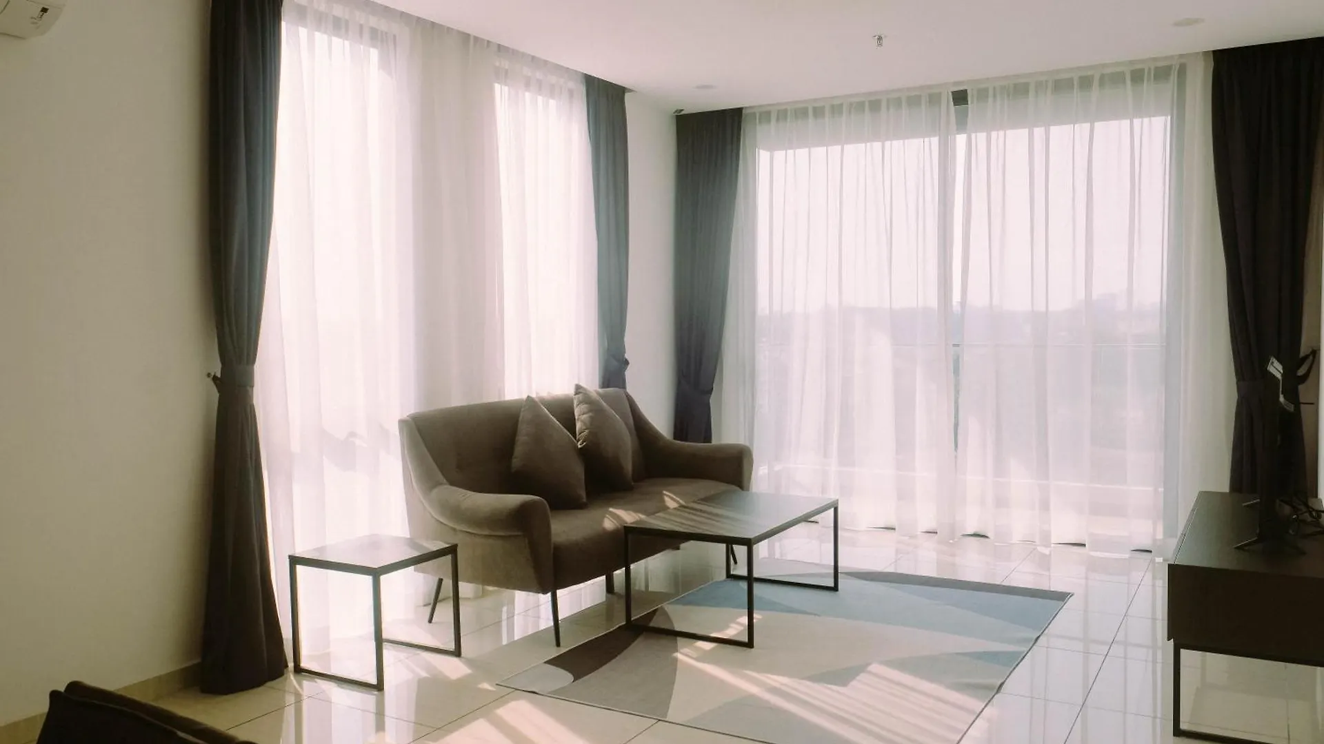 Ramada Suites By Wyndham The Straits Johor Bahru Apartment